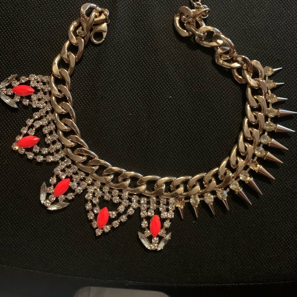 Geometric, spiky gold chain - Picture 3 of 5